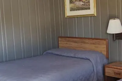 Photo 5 - Hollywood Motel