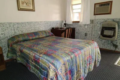 Photo 4 - Cedar Hill Motel