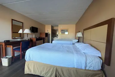 Photo 5 - Camilla Inn & Suites