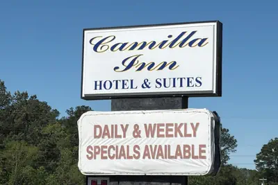 Photo 2 - Camilla Inn & Suites