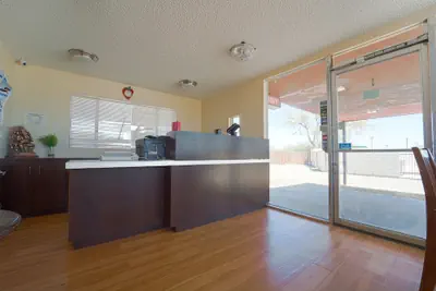Photo 5 - Mojave Hotel