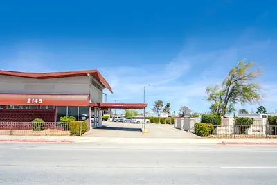 Photo 2 - Mojave Hotel
