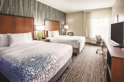 Photo 5 - La Quinta Inn & Suites by Wyndham Duluth