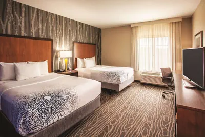 Photo 2 - La Quinta Inn & Suites by Wyndham Duluth