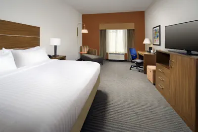 Photo 3 - Holiday Inn Express & Suites Bay City by IHG