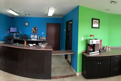 Photo 3 - Executive Inn