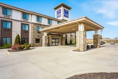 Photo 2 - Sleep Inn & Suites Hannibal West