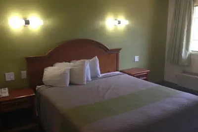 Photo 5 - Red Carpet Inn New Brunswick