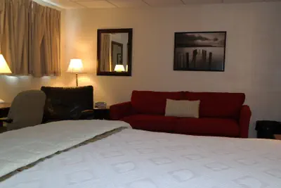 Photo 5 - Moseley Cottage Inn & Town Motel