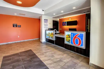Photo 3 - Motel 6 Allentown, PA