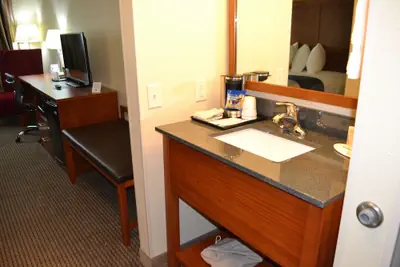 Photo 4 - Baymont by Wyndham Grand Forks