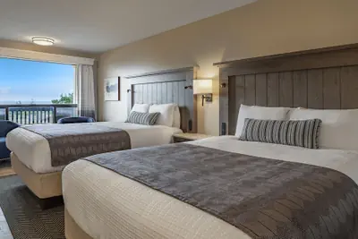 Photo 4 - Gold Beach Inn
