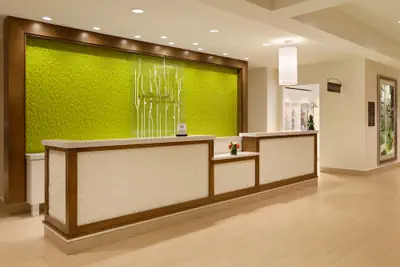 Photo 4 - Hilton Garden Inn Boston Logan Airport