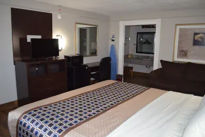 Photo 5 - Hill Country Inn Marble Falls