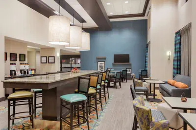 Photo 4 - Hampton Inn & Suites West Des Moines/SW Mall Area