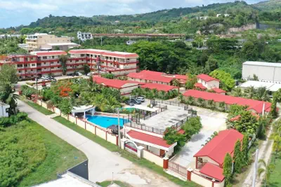 Photo 2 - Beach Garden Hotel