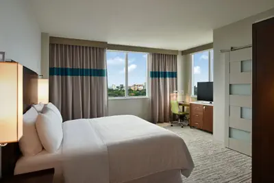 Photo 4 - Four Points by Sheraton Coral Gables