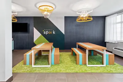 Photo 3 - Spark by Hilton Rochester South
