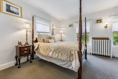 Photo 4 - Castle Manor Inn