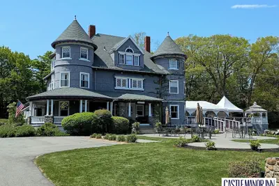 Photo 2 - Castle Manor Inn