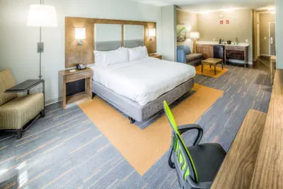 Photo 4 - Holiday Inn Express & Suites Cleveland West - Westlake by IHG