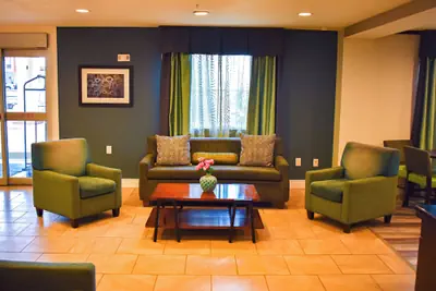 Photo 2 - Baymont by Wyndham Midland Center