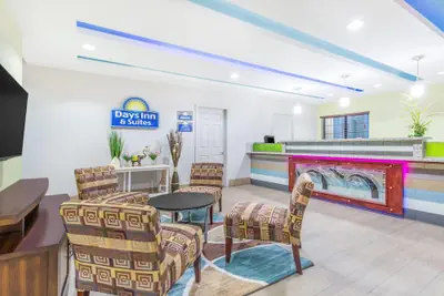 Photo 3 - Days Inn & Suites by Wyndham Madisonville