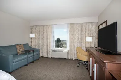 Photo 5 - Hampton Inn Lincoln Airport