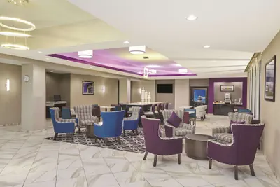 Photo 4 - La Quinta Inn & Suites by Wyndham Springfield IL