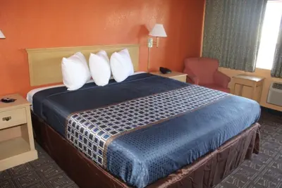 Photo 5 - Hutchinson Inn