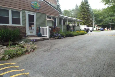 Photo 3 - Hemlock Campground And Cottages
