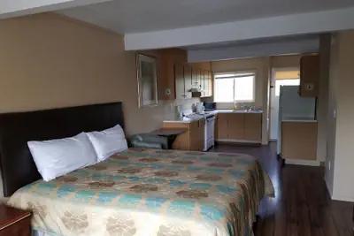 Photo 3 - Townhouse Inn & Suites