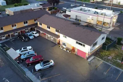 Photo 2 - Townhouse Inn & Suites