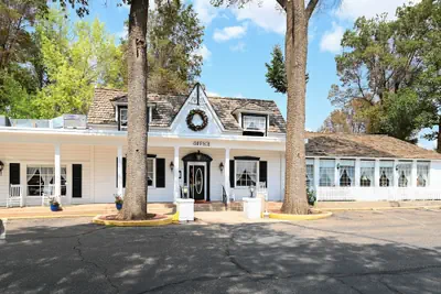Photo 2 - Parry Lodge