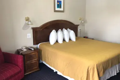 Photo 5 - Knights Inn Harrisonville