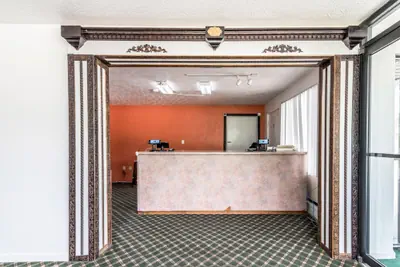 Photo 3 - Motel 6 Attalla, AL