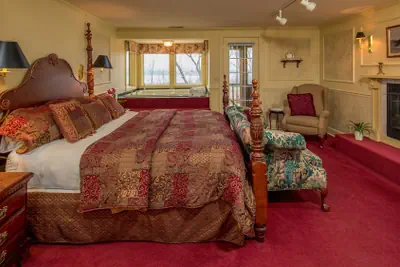 Photo 4 - Goldmoor Inn