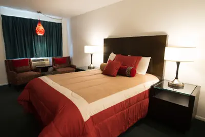 Photo 2 - Cougar Land Motel