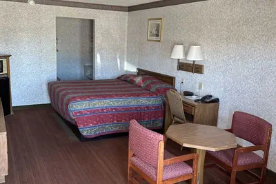 Photo 5 - Heritage Inn