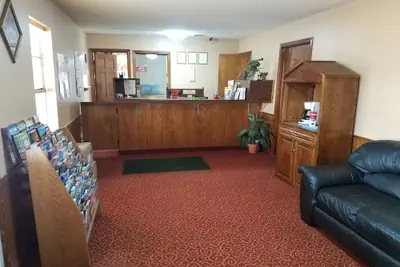 Photo 3 - Heritage Inn