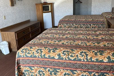 Photo 4 - Heritage Inn