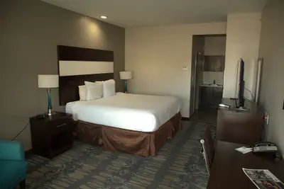 Photo 3 - Days Inn & Suites by Wyndham Katy
