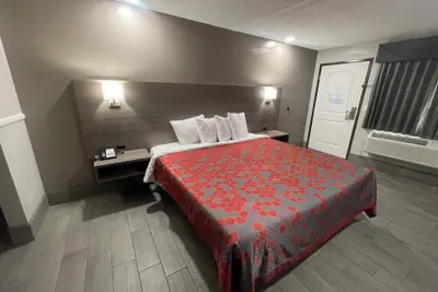Photo 2 - SimpleStay Suites - San Bernardino