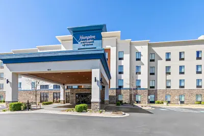 Photo 2 - Hampton Inn & Suites Claremore
