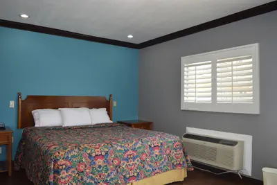 Photo 4 - Eagle Inn Motel