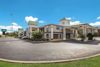 Photo 2 - Quality Inn Quincy - Tallahassee West