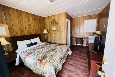 Photo 3 - Countryside Inn