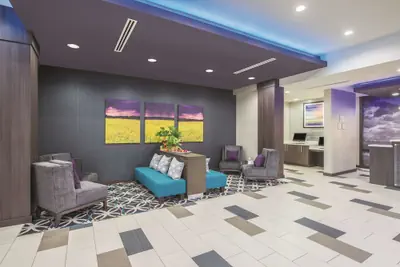 Photo 5 - La Quinta Inn & Suites by Wyndham Enid