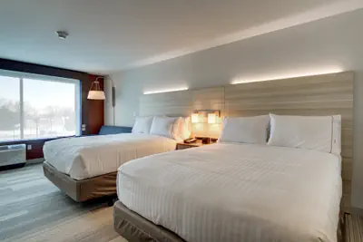 Photo 5 - Holiday Inn Express & Suites Galesburg by IHG