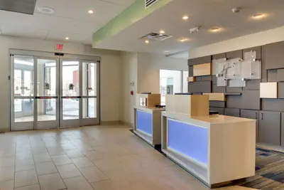 Photo 3 - Holiday Inn Express & Suites Galesburg by IHG